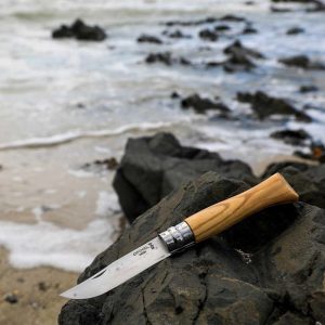 OPINEL Tradition Luxe No. 08 – olívafa markolat, díszdobozos prémium zsebkés