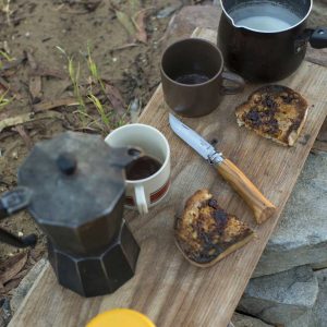 OPINEL Tradition Luxe No. 08 – olívafa markolat, díszdobozos prémium zsebkés